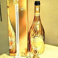 シャンパン空き瓶とシャンパンケース