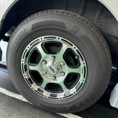 ハイエース レジアスエース 車のパーツ タイヤ、ホイール