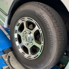 ハイエース レジアスエース 車のパーツ タイヤ、ホイール