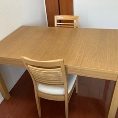 IKEA BJURSTA 伸長式ダイニングテーブル