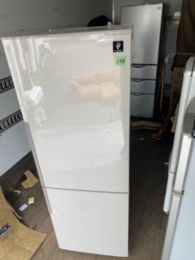 No144❗️福岡市内配送無料 シャープ SHARP プラズマクラスター搭載冷蔵庫 (270L・右開き) 2ドア ベージュシルバー SJ-PD27X-S