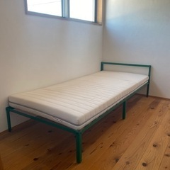 IKEAのシングルベッド