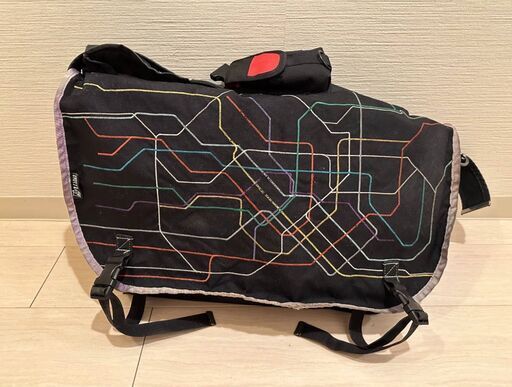 Tokyo subway messenger bag w/ Chrome Industries phone case 東京地下鉄のメッセンジャーバッグ、クローム・インダストリーズのスマホケース付き