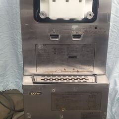 商談中!! SANYOソフトクリームフリーザー SSF-M402P 説明書あり、現物