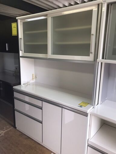 古賀家具　LISBON　レンジボード　キッチンボード　食器棚　1400㎜　ホワイト　おしゃれ　ソフトクローズ　モイス加工　大容量　シンプル　クリーニング済み　ジャングルジャングル貝塚店　貝塚市　二色浜