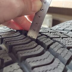 【手渡し限定】 10分山 バリ山 ほぼ新品 スタッドレス 225/65R17 4本セット