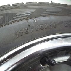 センターキャップ付き タイヤ付きホイール 1本 スズキ ジムニー 純正 ランドベンチャー 中古 16インチ 139.7 5.5J 5穴 インセット22 苫小牧西店