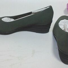 フェラガモ ローヒールパンプス ◆新品◆ ダークグリーン ヌバックカーフ 23cm 正規品 フェラガモ ローヒールパンプス ◇新品◇ ダークグリーン ヌバック