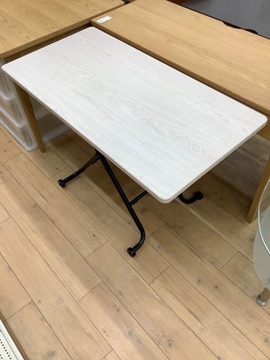ニトリ　昇降式テーブルのご紹介です！
