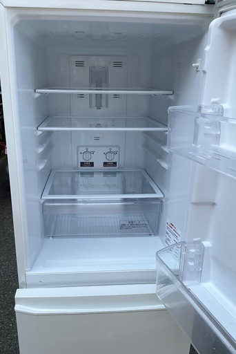 【RKGRE-341】特価！三菱/146L 2ドア冷凍冷蔵庫/MR-P15ED-KW/中古品/2019年製/当社より近隣無料配達！ RKGRE-341】特価！三菱/146L 2ドア冷凍冷蔵庫/MR-P15ED-KW/中古品/2019