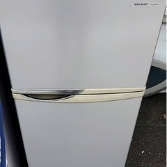 2013年式　シャープ製　単身用冷蔵庫