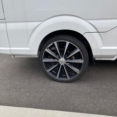 車のパーツ タイヤ、4本セット
ホイール