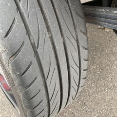 車のパーツ タイヤ、4本セット
ホイール