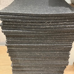 ジムマット　50cm×50cm 厚さ約2cm 34枚