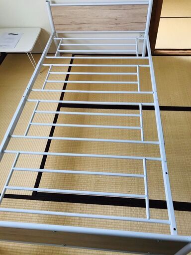 2段ベッド　シングルベッド　スチールベッド　ホワイト