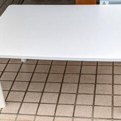 白いローテーブル