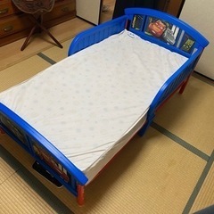 カーズ　幼児用ベッド
