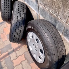 【ほぼ未使用】ハイエース新車装着純正タイヤホイール 4本セット