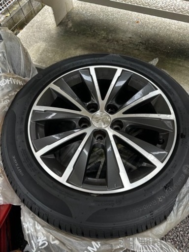 車のパーツ タイヤ、ホイール