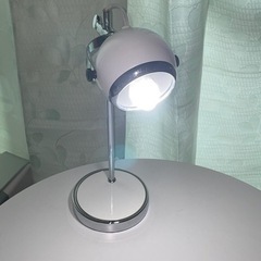 ニトリ　デスクライト　照明器具
