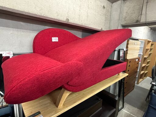 リサイクルショップどりーむ天保山店 No13294 ソファー 座面下収納付き 赤色 ソファーベット - 2人掛けソファ