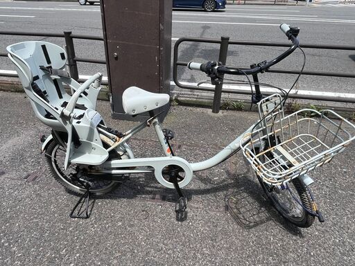 リサイクルショップどりーむ天保山店　No1205　自転車　ママチャリ　20インチ　LEDオートライト付き　ベル付き　3段内装ギア付き　チャイルドシート付き