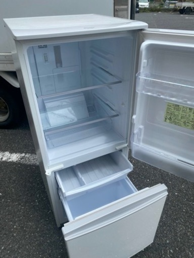 北九州市内配送無料 保証付き 2019年製冷蔵庫/137L/SHARP/シャープ/SJ