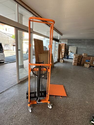 ハンドフォークリフト（耐荷重400kg）