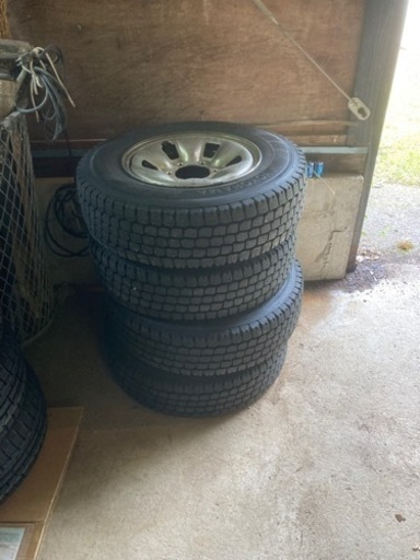 ダンロップ　中古スタッドレスタイヤ　195/80R15