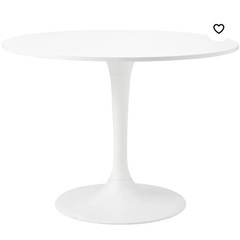 IKEAの白いテーブル