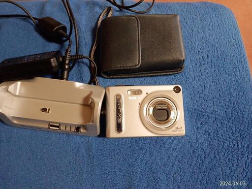 デジカメ　CASIO EXILIM