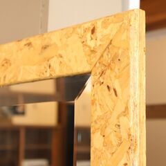 イタリア Demain(ドマン)の高級感漂うウォールミラーです