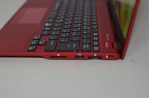 中古軽量ノートパソコン 富士通 UH93/C3 Windows11+office 爆速