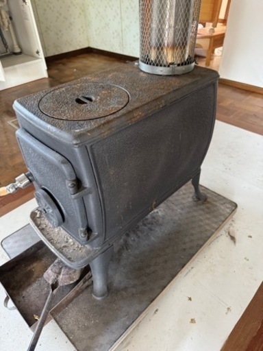 北海道 旭川 煙突式 鋳物 鋳造 薪ストーブ 暖炉