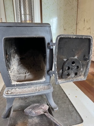 北海道 旭川 煙突式 鋳物 鋳造 薪ストーブ 暖炉 北海道 旭川 煙突式 鋳物 鋳造 薪ストーブ 暖炉