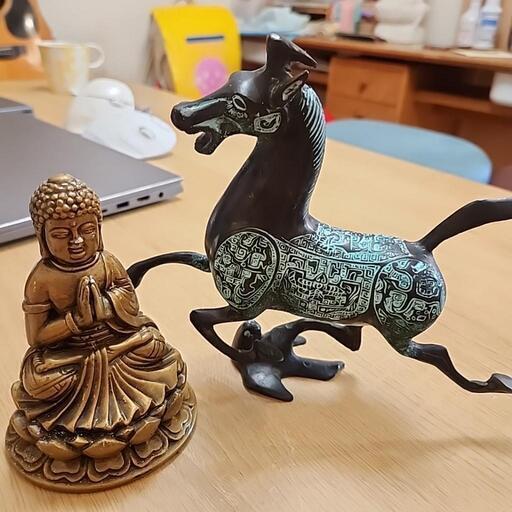 アンティーク　銅製？馬の彫刻　装飾品
