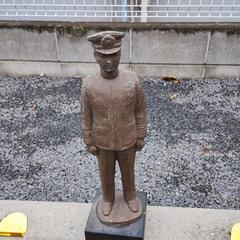海軍青年士官の像