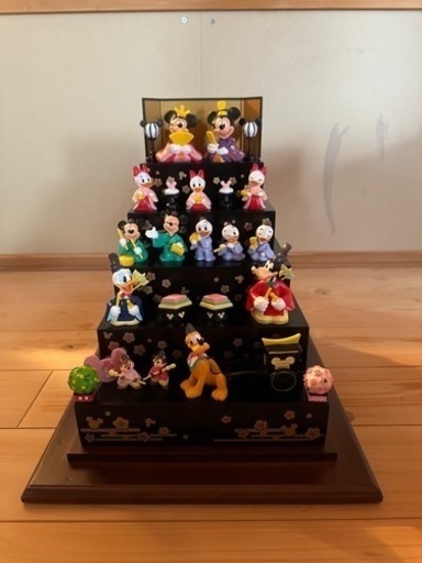 ディズニー　\n段飾りお雛様 ブラック　フルセット（専用ケース付き）