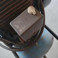 ●引取限定●中古 動作品 ストレート エアコンプレッサー 200V 4kW 5.5馬力 LT150 HP5.5 150L