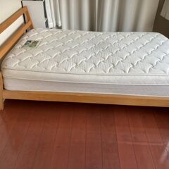 Sealy セミダブル（横１２０ｃｍ）マットレス＋Ikea製ベッド　　