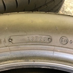 DUNLOP  225/55R19 
4本