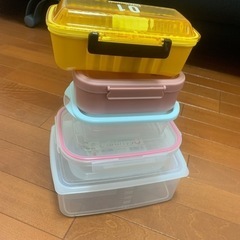 ④食品用容器　まとめて差し上げます。