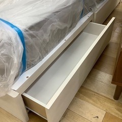 ニトリ　セミダブルベッド　引き出し付