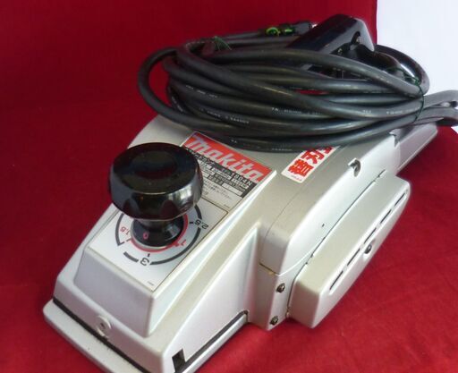 makita 2スピードカンナ/モデル1804N/136ｍｍ/替え刃式　高速、低速切り替え/中古品・美品・通電確認済み・本体のみ
