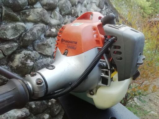 中古　エンジン草刈り機　ハスクバーナ226RJ 点検整備済み！林業　農業　購入者決定！