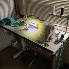 引き取り限定】 JUKI ジューキ 工業用ミシン DDL-5571N ミシン 台付き