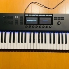 Komplete kontrol S61 MK2 MIDI キーボード