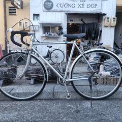 ロードバイク　７００Ｃ   シルバー　配達可能