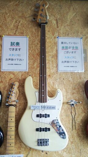Monogram　フレットレスベース
