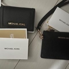 マイケルコース財布、パスケースセット価格